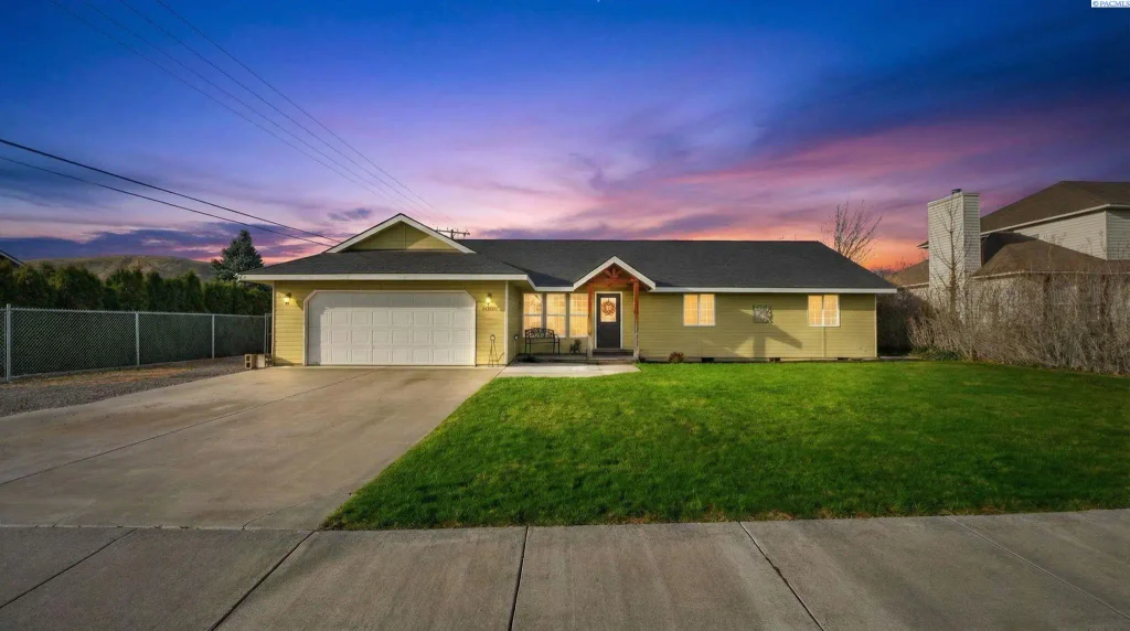 4485 Northlake Drive, West Richland