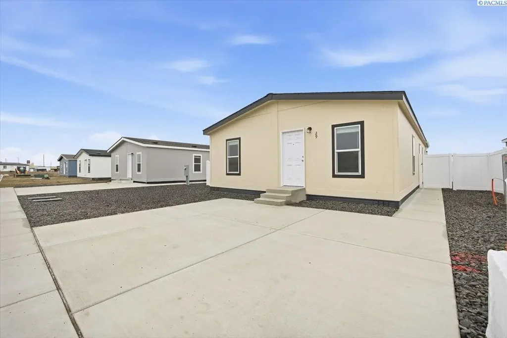 2681 E Edison Ave #29, Sunnyside