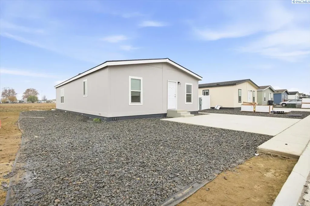 2681 E Edison Ave #31, Sunnyside