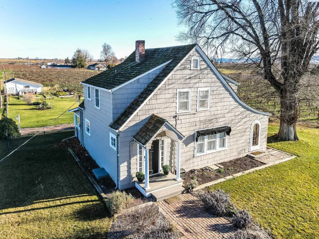 1921 Olmstead Rd, Grandview