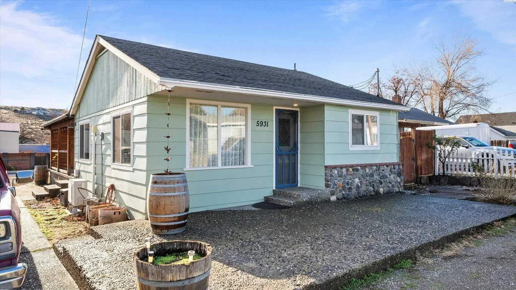 5931 Deer St, West Richland