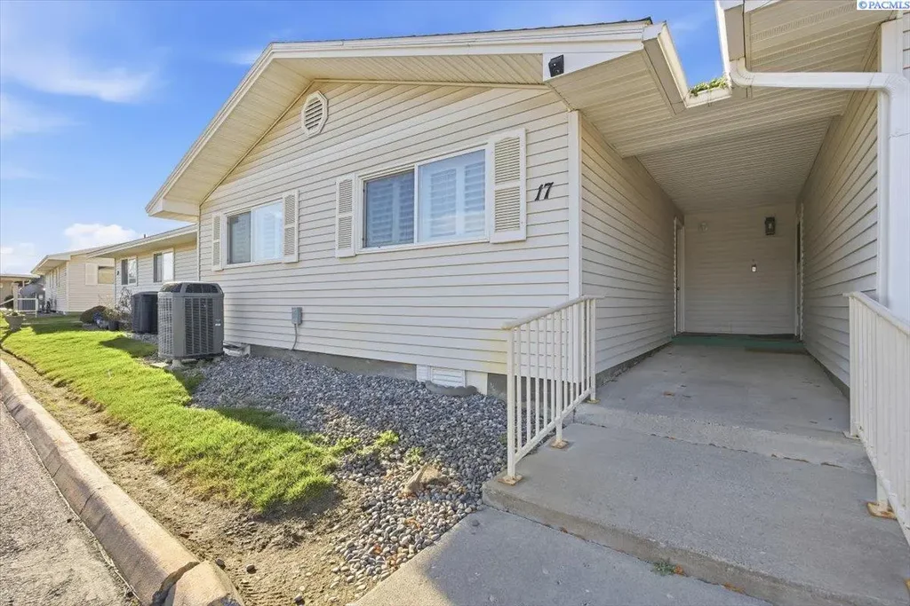 4203 W Kennewick Ave., Apt. 17, Kennewick