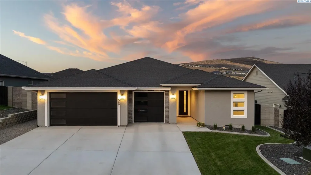 552 Lazio Way, Richland