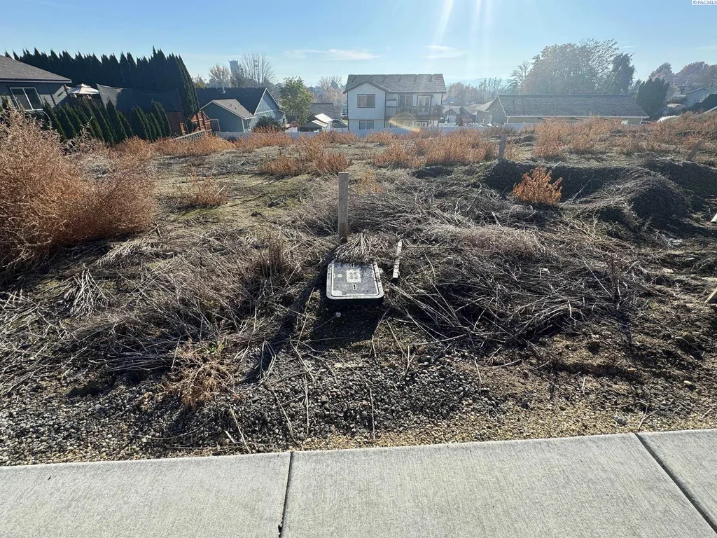 898 Ellen Ln, Zillah