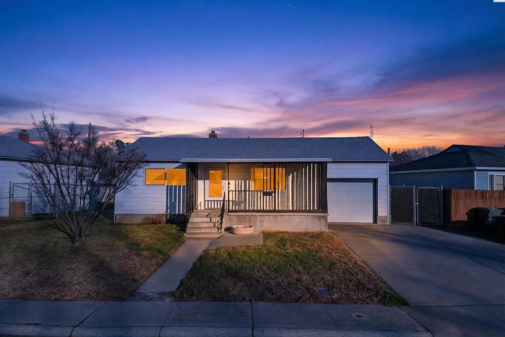 2018 Blue Ave, Richland