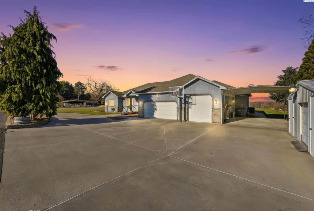 5016 W Yellowstone Ave, Kennewick