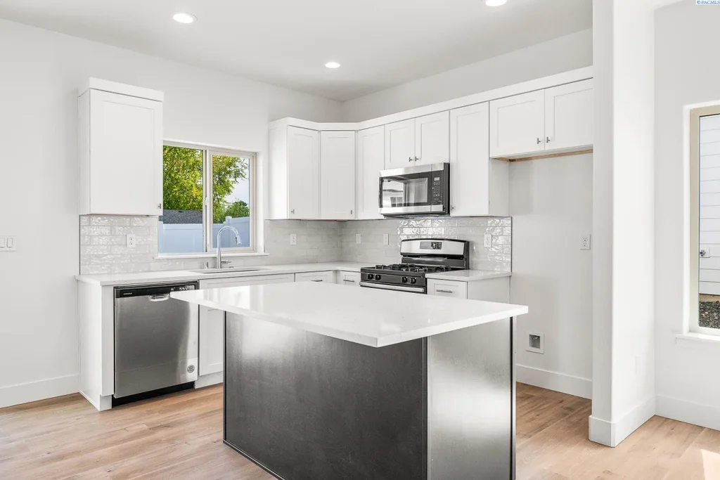 1097 S Underwood Pl, Kennewick