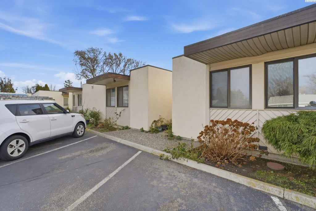 420 S Quincy St., Kennewick