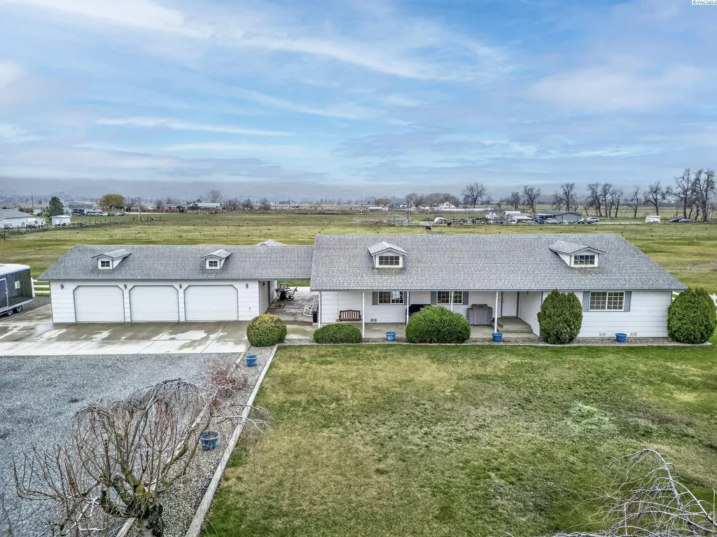 149503 W Hoisington Rd, Prosser