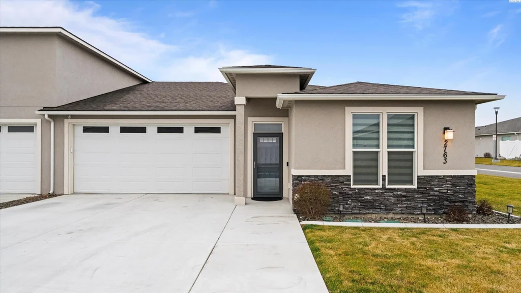 2763 Carefree Loop, West Richland