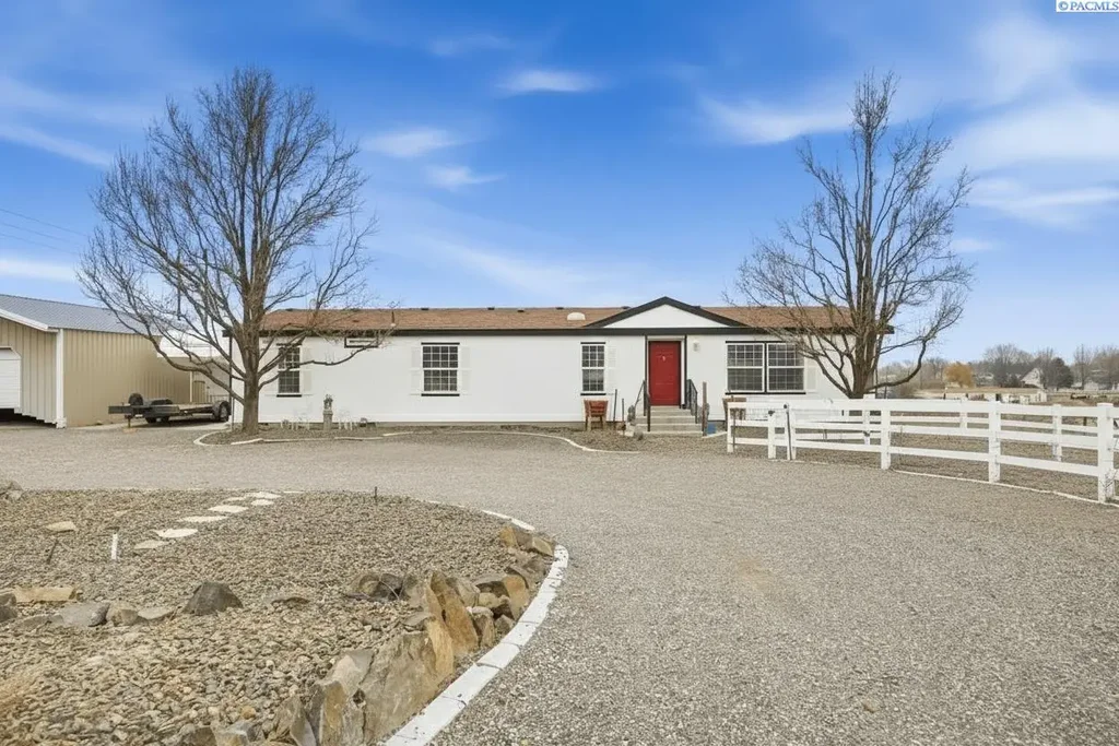 44004 E Mountain Pl, Benton City