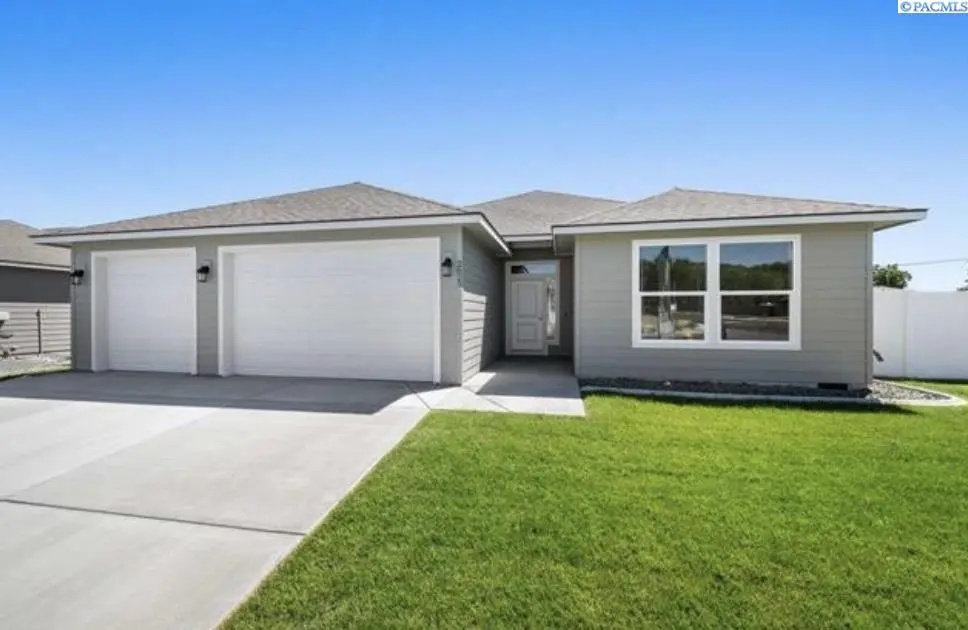 2838 S Alaska St., Kennewick