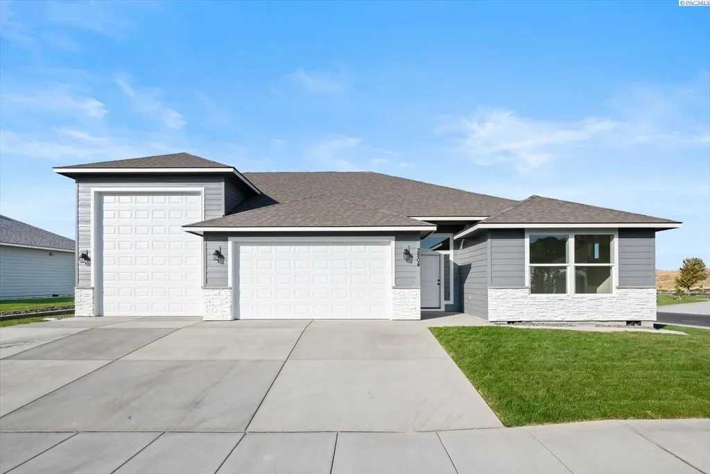 7197 W 30th Ave., Kennewick