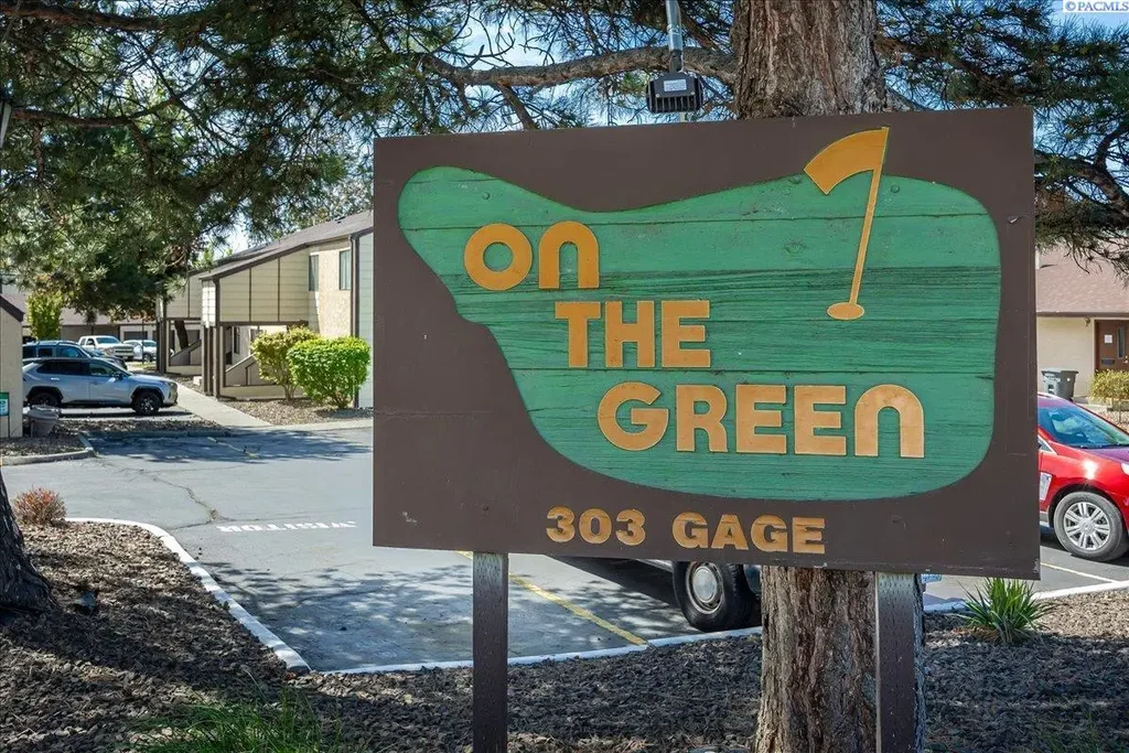 303 Gage Blvd #237, Richland