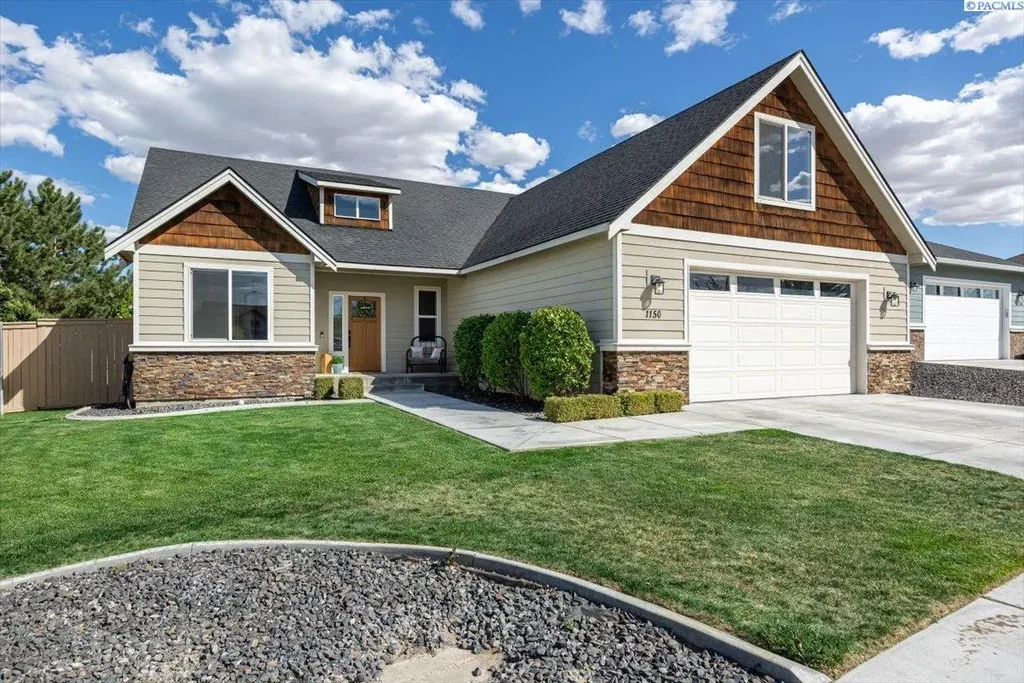 1150 N Montana, Kennewick