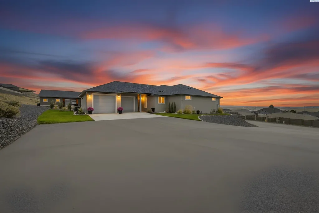 6657 Caspian Pl, West Richland