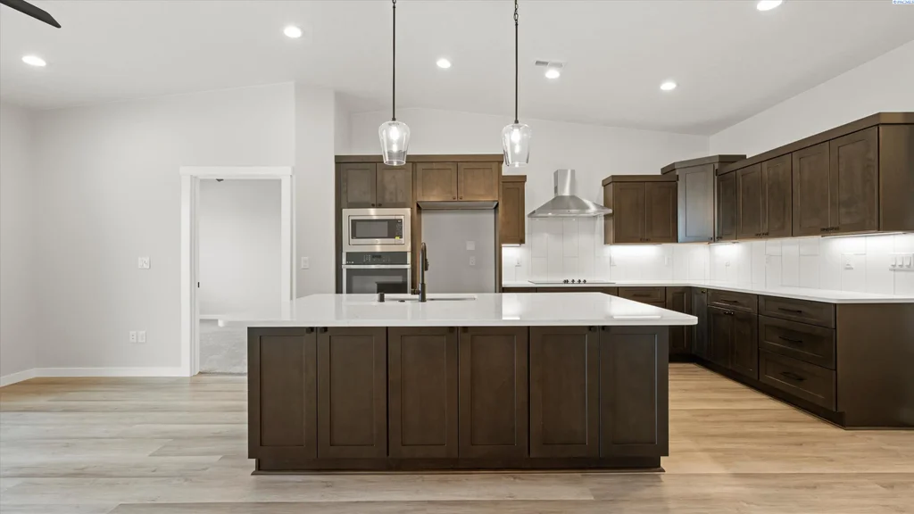 1322 Kalani Ct, West Richland