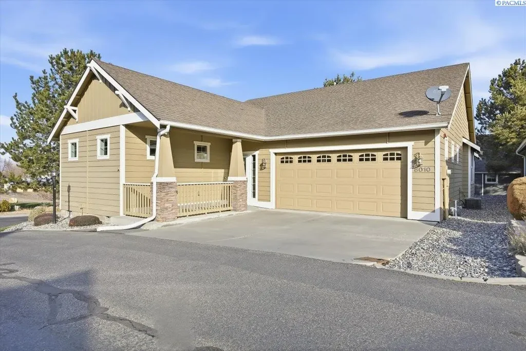 8010 W 21st Ave, Kennewick