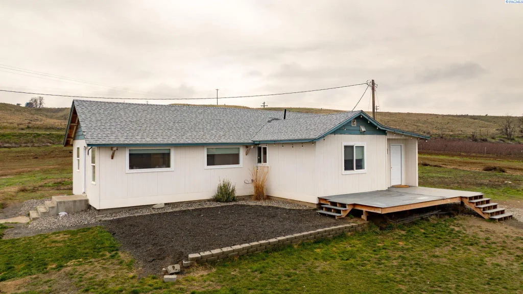 28790 Hwy 22, Prosser