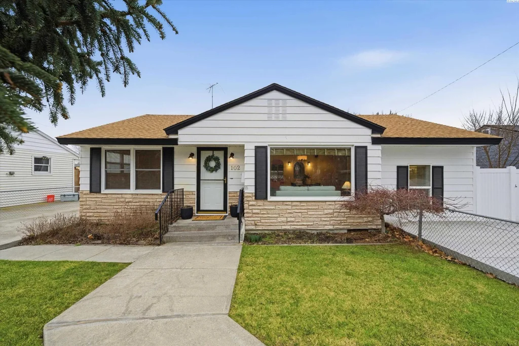 102 S Rainier St, Kennewick