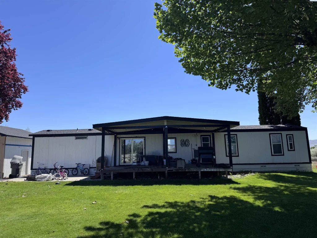 141905 W 130 Pr Nw, Prosser