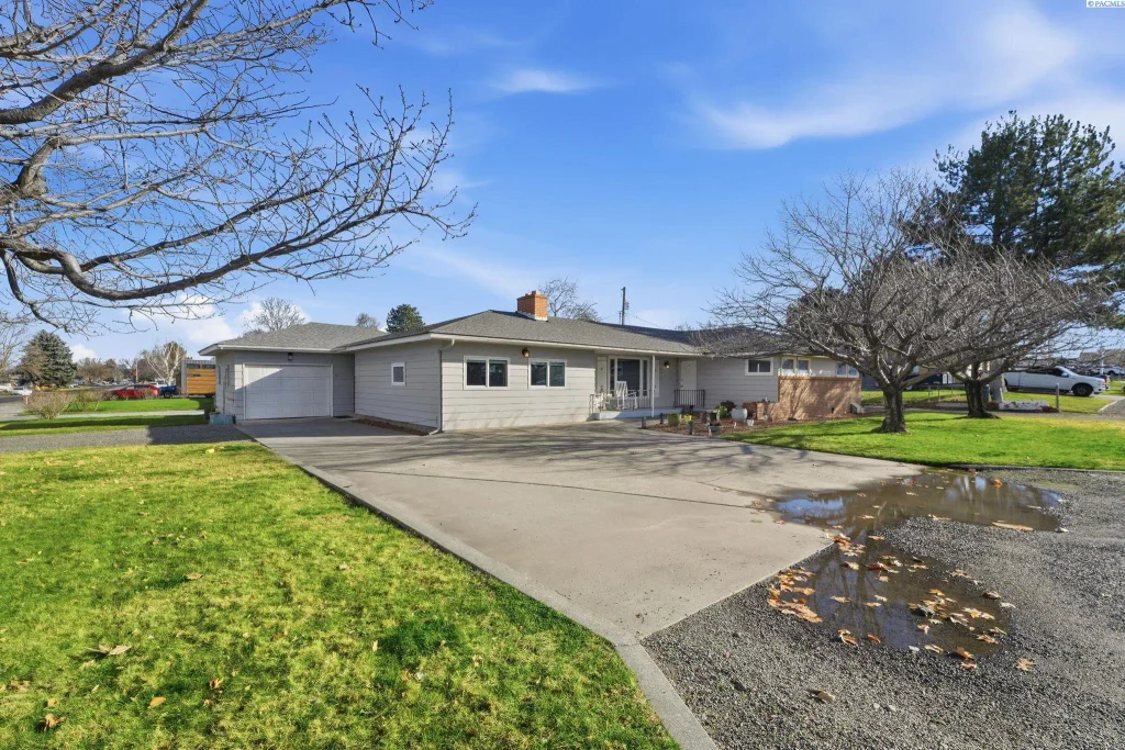 1610 N Young, Kennewick