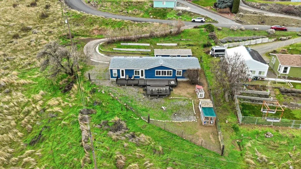 543 Lakeview Dr, Burbank