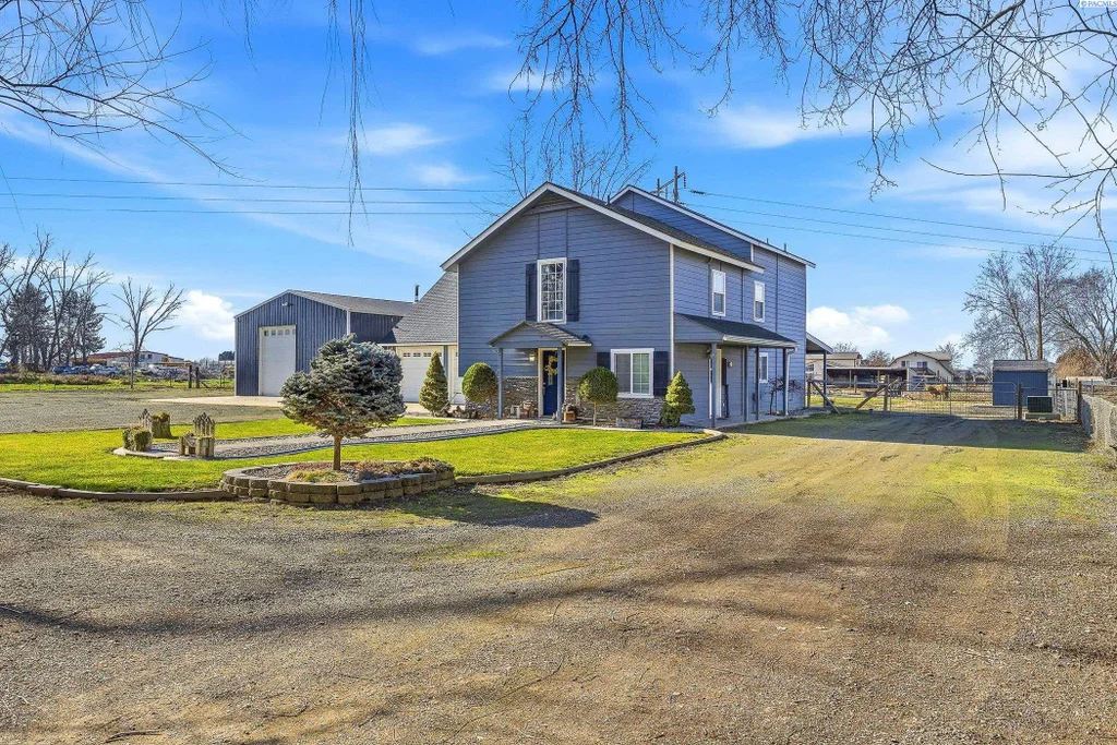 90 White Dr., Burbank