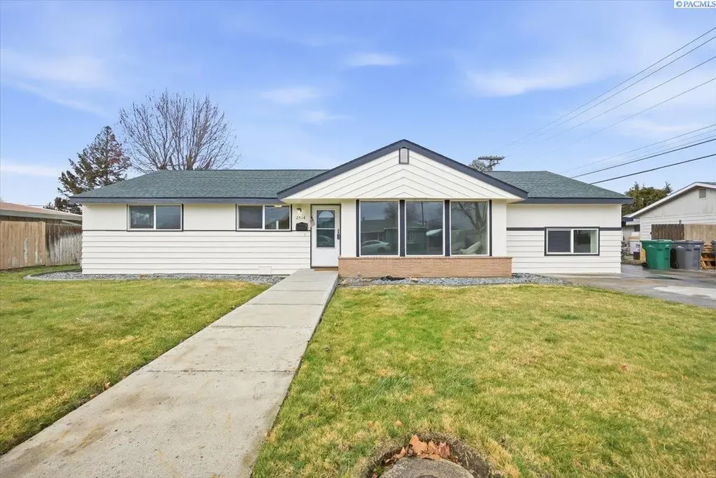 2514 W Clearwater, Kennewick