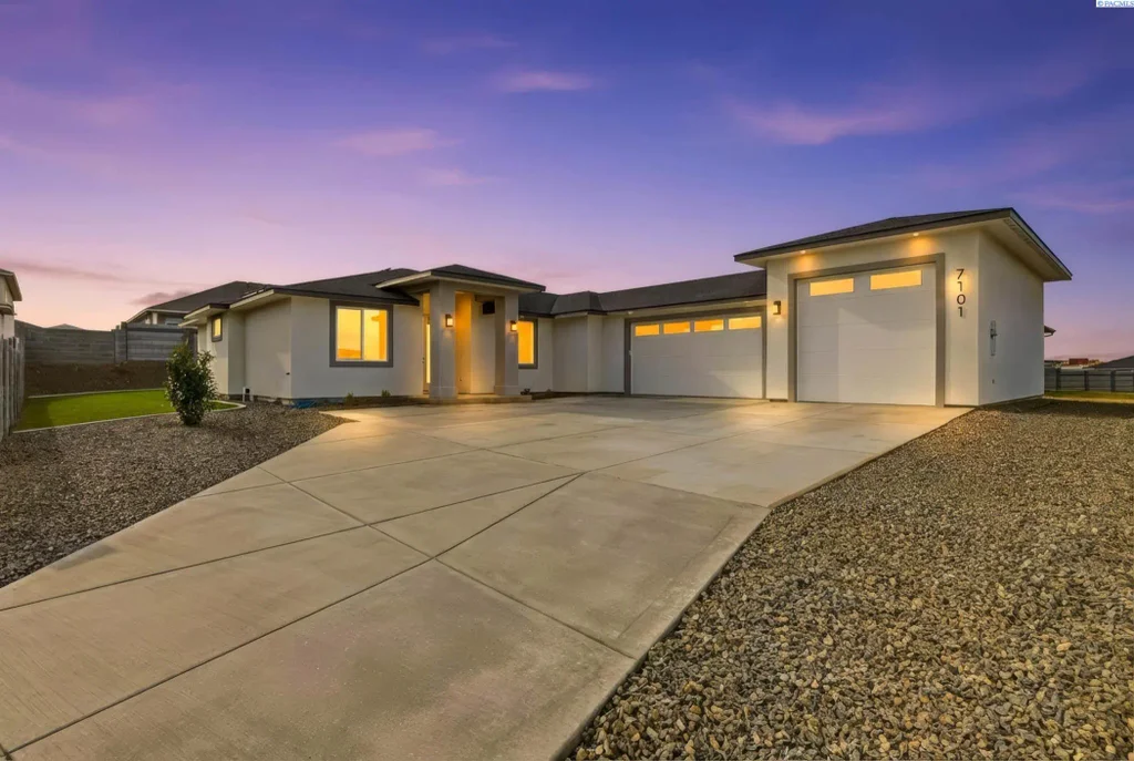 7101 W 34th Pl, Kennewick