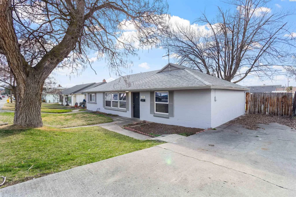 806 S Garfield Street, Kennewick