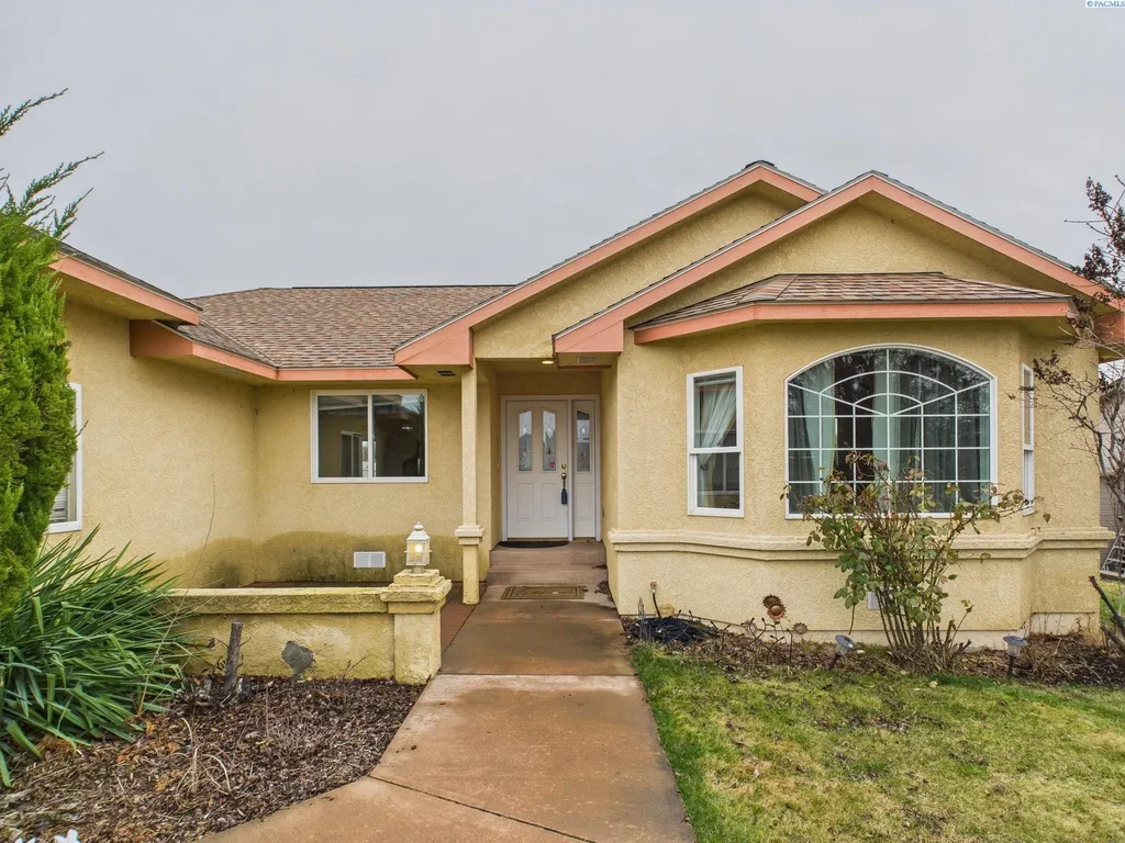 407 Concord St, Zillah