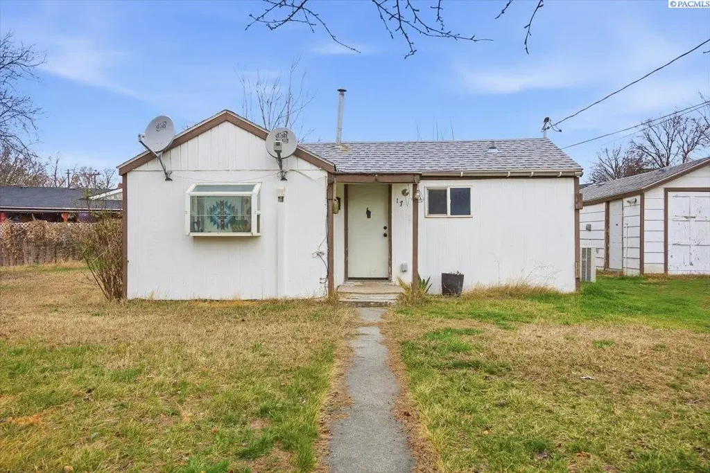 17 E 13th Ave, Kennewick