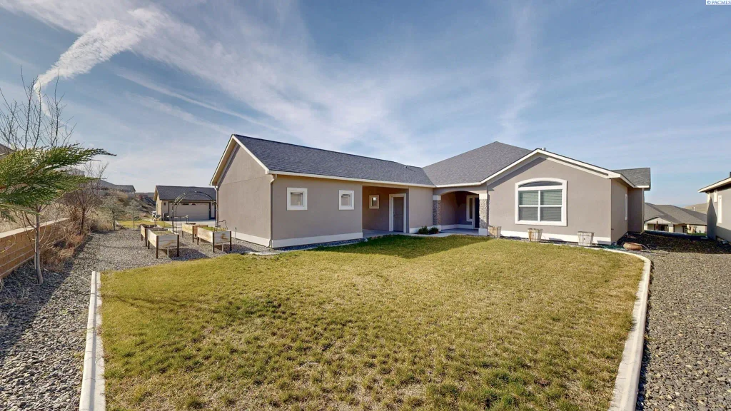 6733 Caspian Place, West Richland