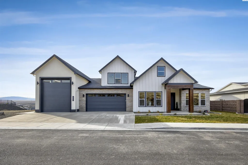 6027 W 28th Place, Kennewick