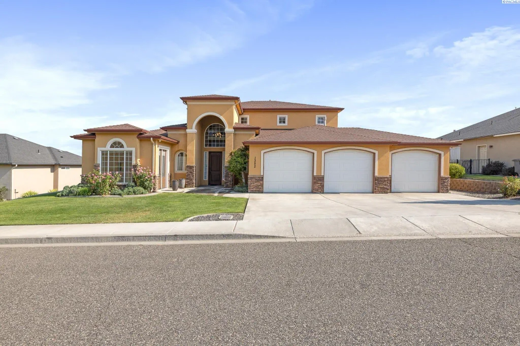 1352 Westgate Way, Richland