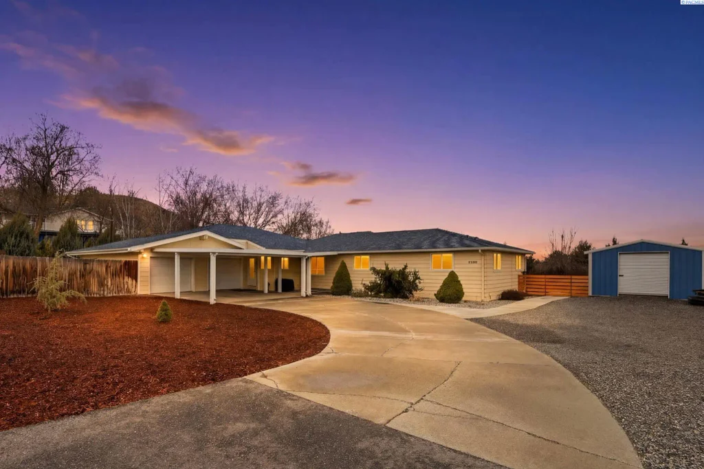 4700 Collins Rd, West Richland