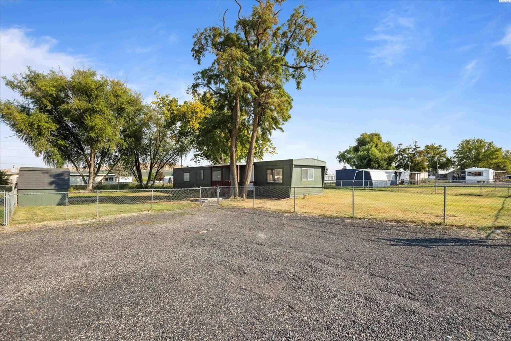 31404 E Kennedy Rd, Benton City