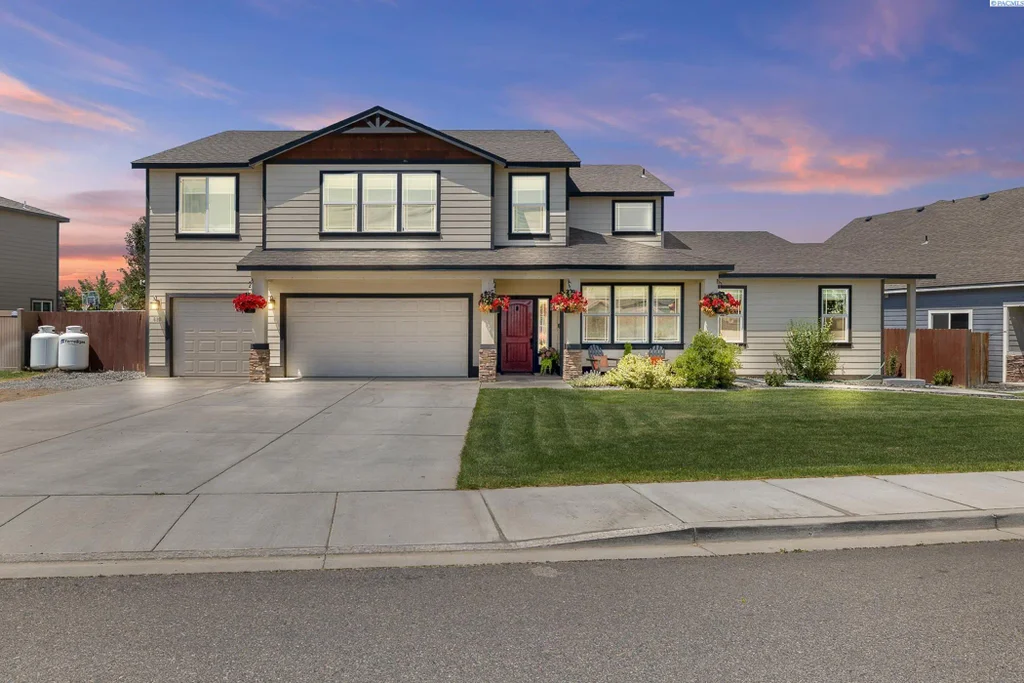 629 Pinnacle Dr, West Richland