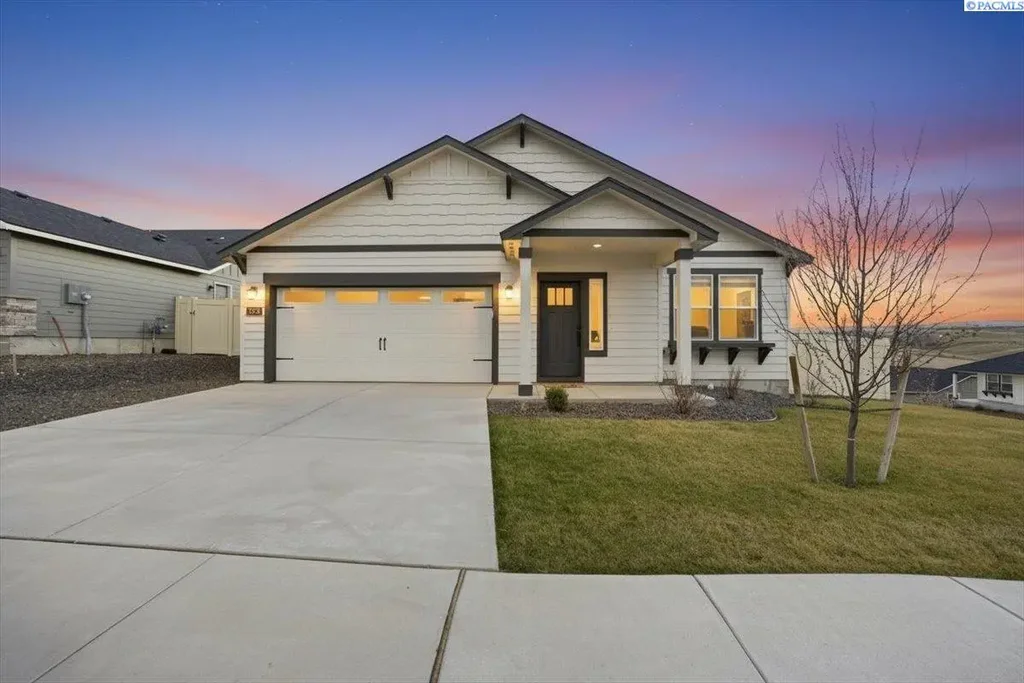 7369 W 25th Ave, Kennewick