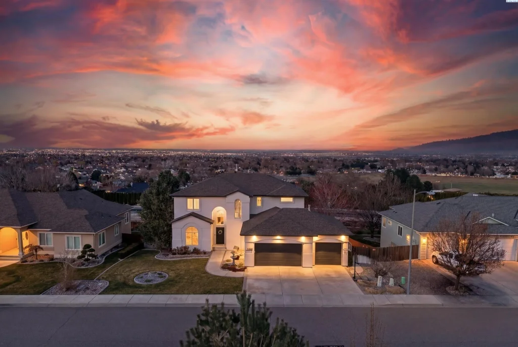 1614 W 51st Avenue, Kennewick