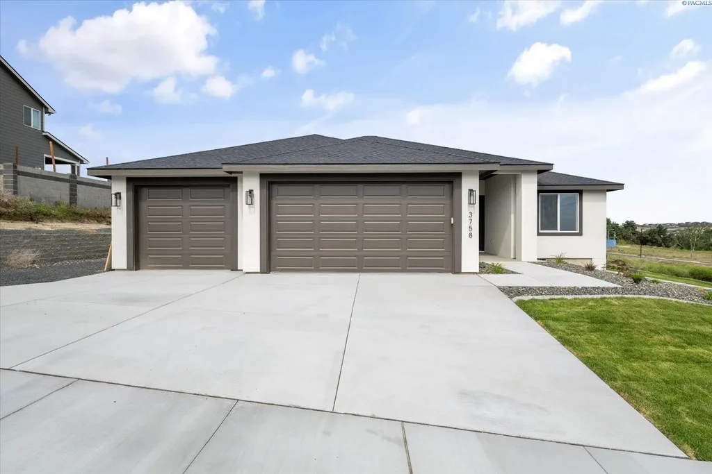 3758 S Nelson St, Kennewick