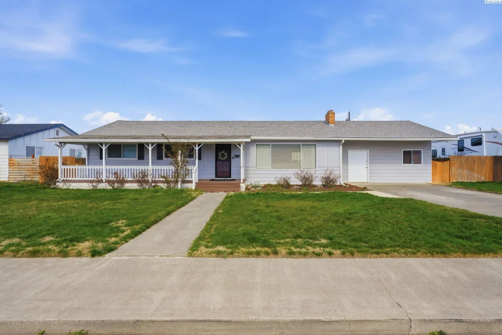 4002 W Okanogan Ave., Kennewick