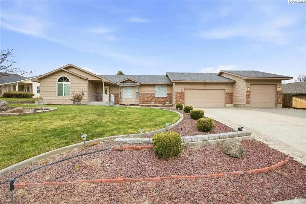 3810 S Buntin Loop, Kennewick
