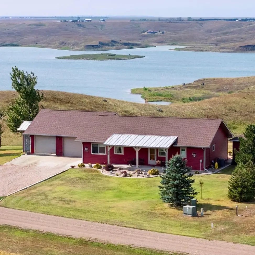 317 Fort Sully Trail, Pierre