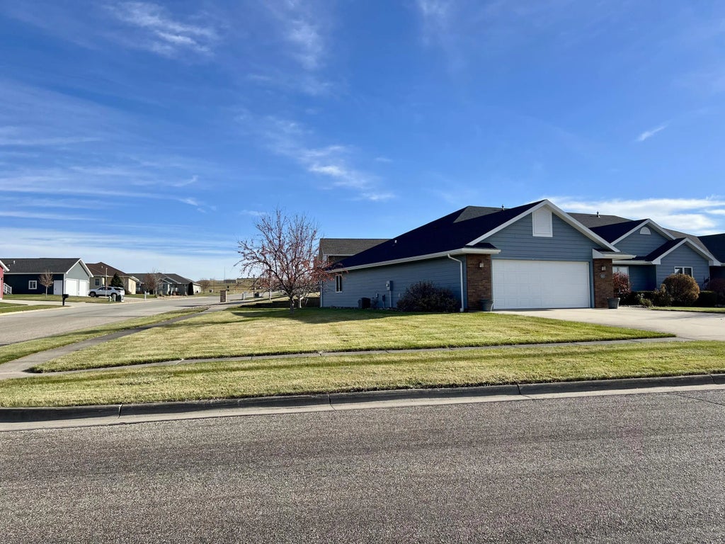 1912 Brighton Court, Pierre