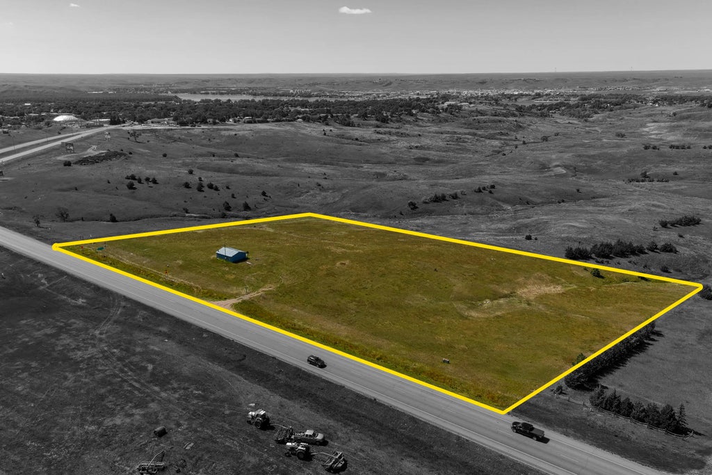 6228/6229 Hwy 1804, Pierre