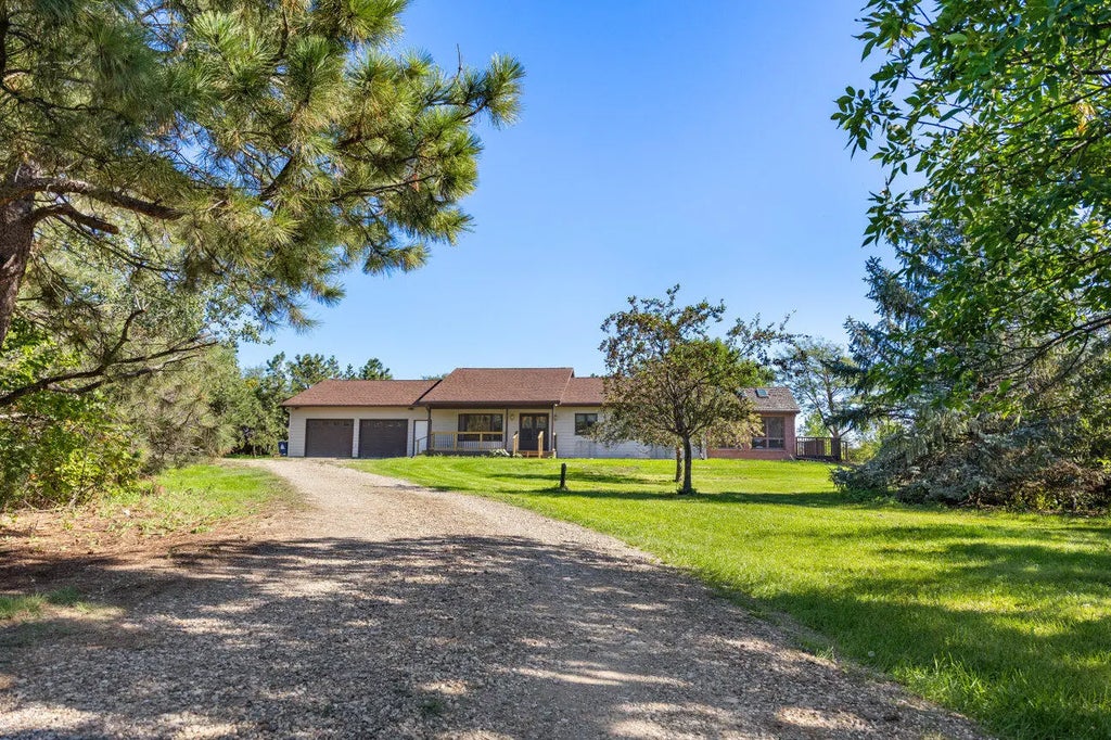 110 E Mccabe Place, Pierre