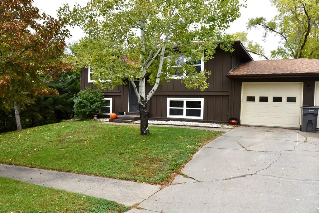 2004 Buffalo Street, Pierre