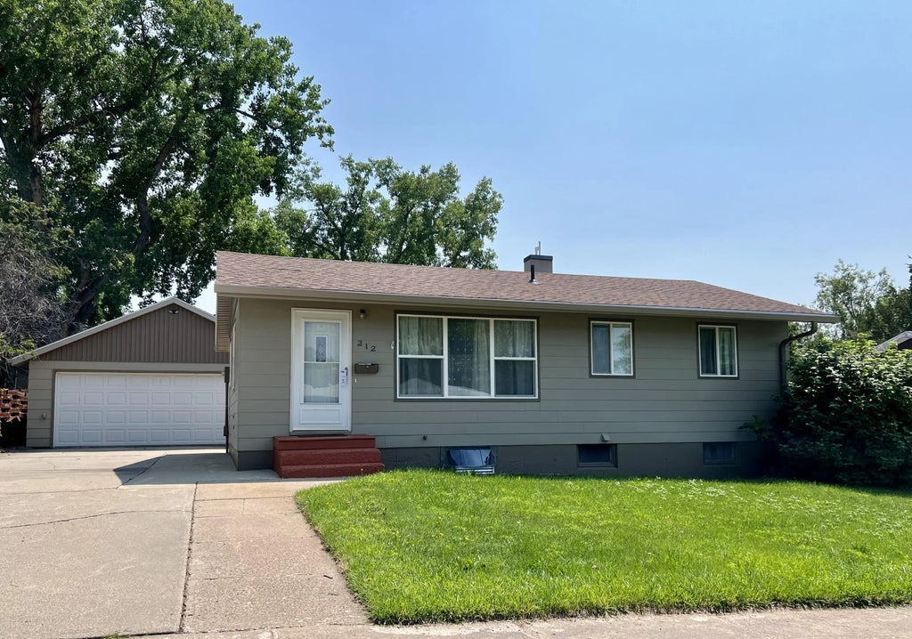 212 N Van Buren Avenue, Pierre